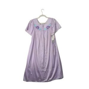 NWT Vintage Lorraine Nightgown/ size L Spurgeon's department store